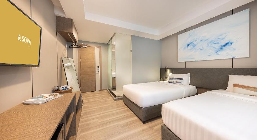 Image of Deluxe Queen Room 6