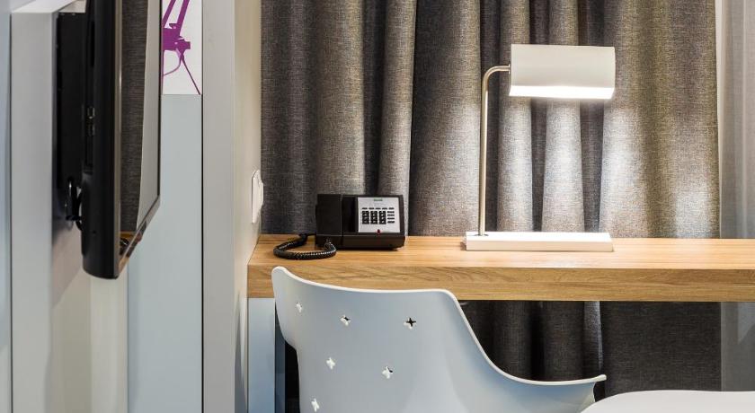 صورة سرير كوين قياسي (Standard Queen Bed) 11