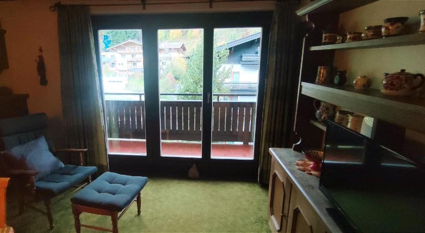 Image of One-Bedroom Apartment with Balcony and Mountain View 0