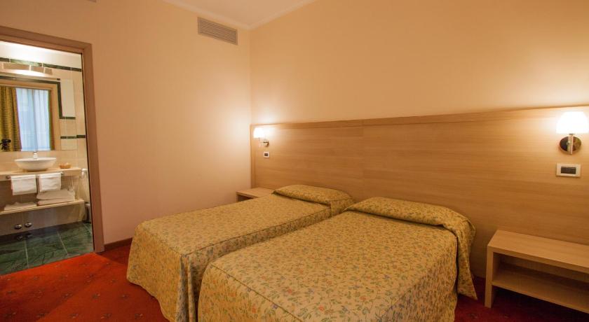 Laurentia Roma Hotel