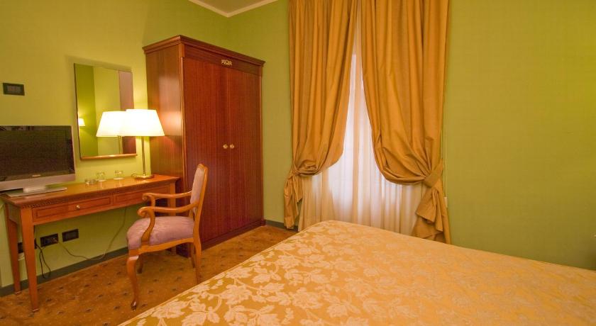 Laurentia Roma Hotel