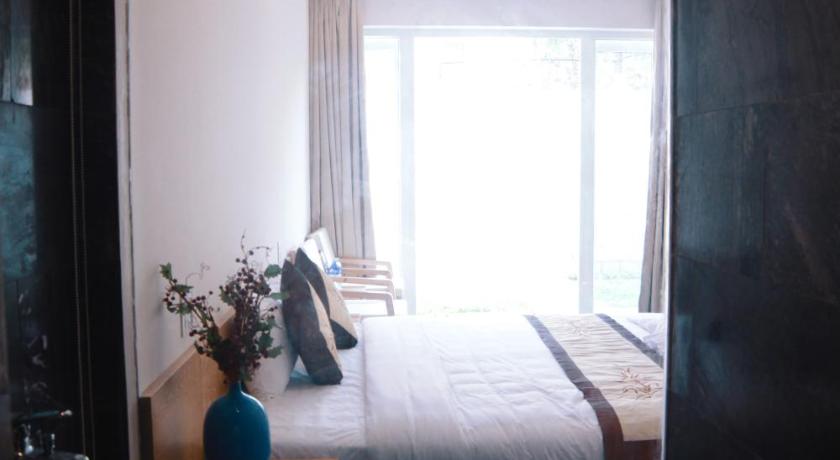 Image of Standard Room with Outside Bathroom 5