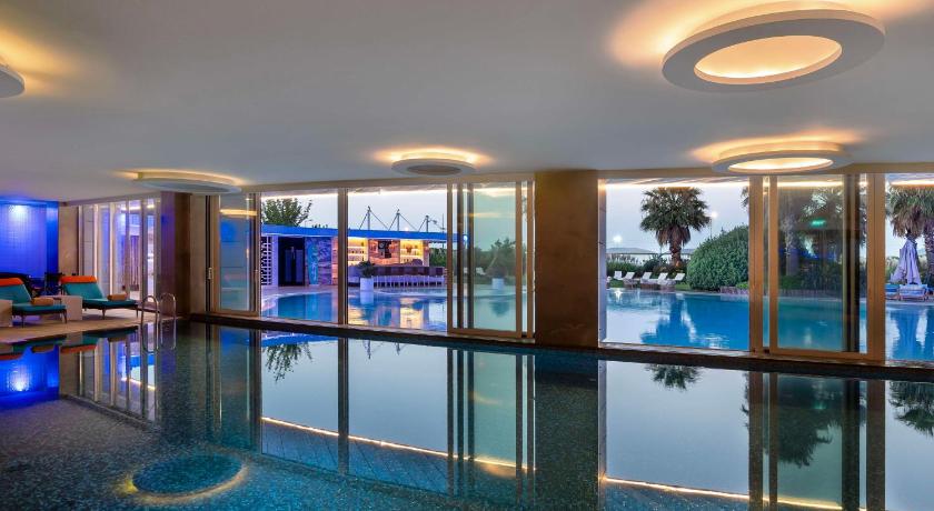 Radisson Blu Hotel Istanbul Ottomare - image 9