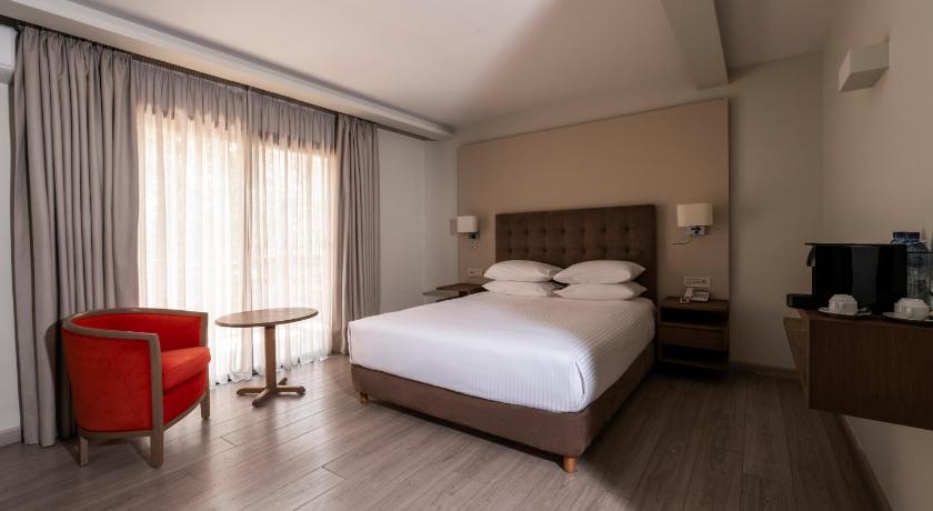 Image of 1 Bedroom Suite Garden View 1