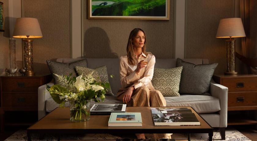 Image of 1 Bedroom Suite City View 13