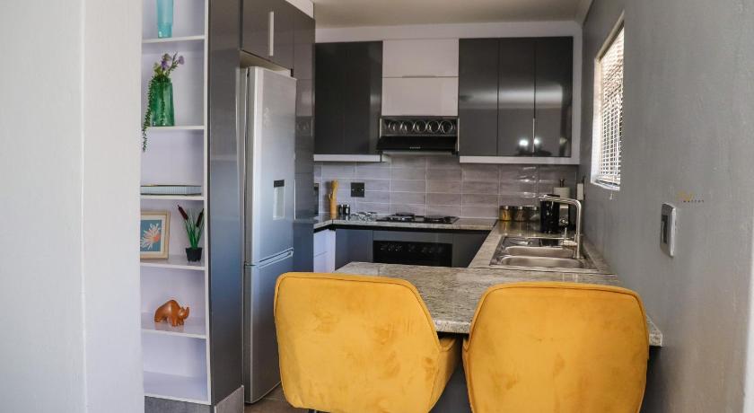Centrally Located Luxurious Unit in CBD