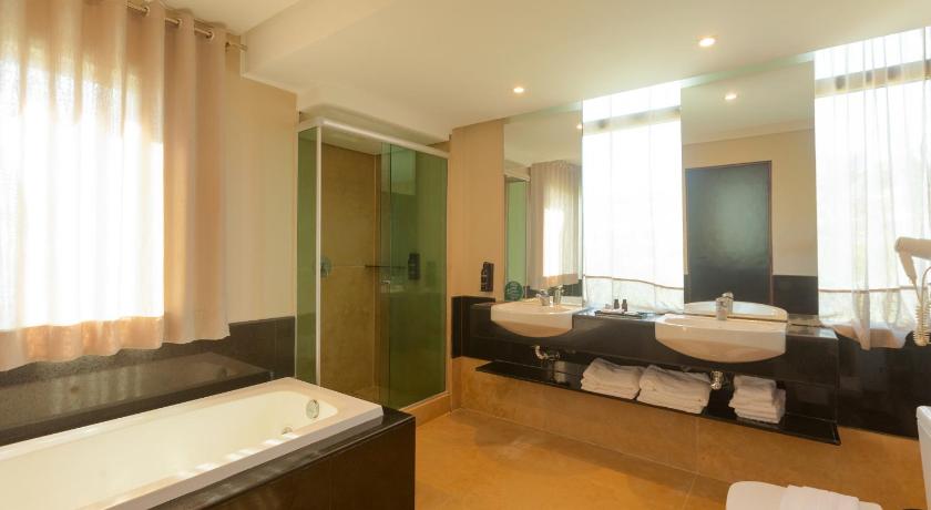 Image of Suite with Sea View 2
