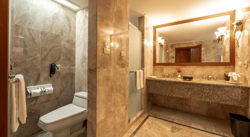 Image of Three-Bedroom Suite 14
