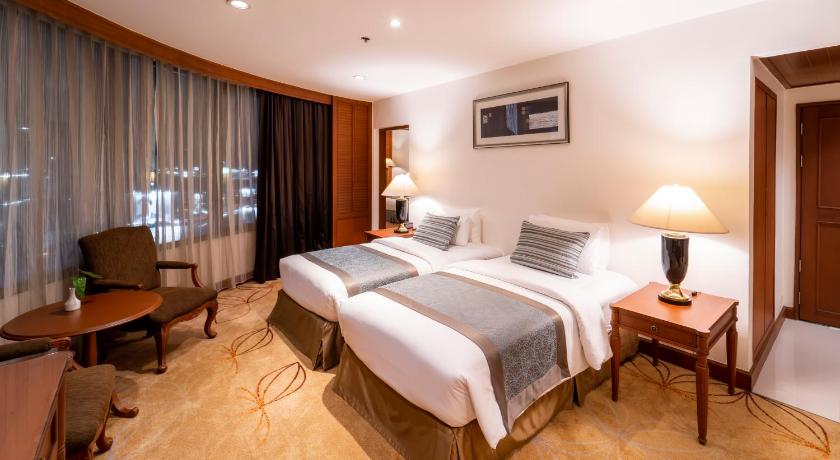 Image of Three-Bedroom Suite 11