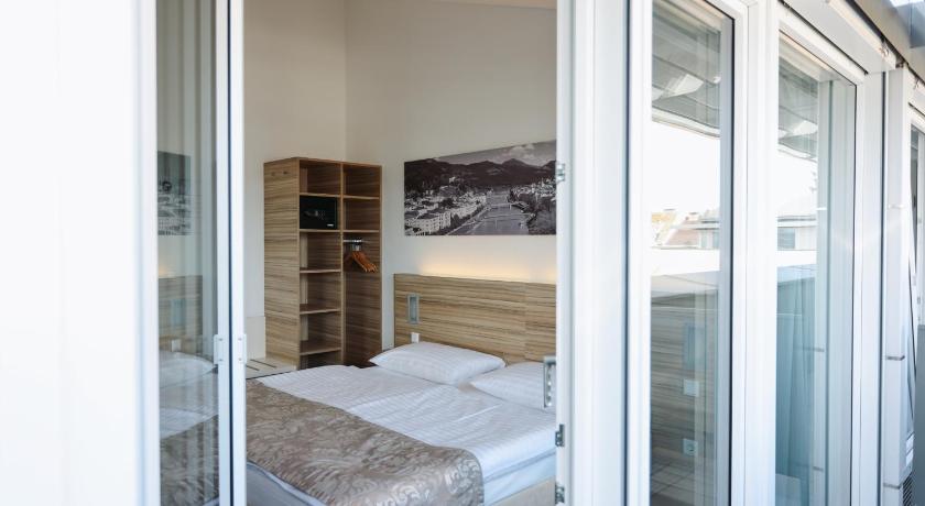 Komfort szoba kétszemélyes ággyal - erkéllyel (Comfort Double Room with Balcony) fotója 4
