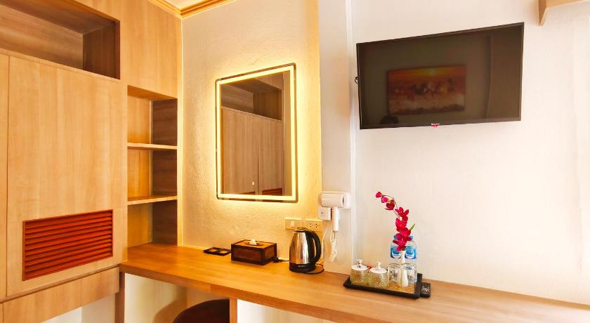 Image of Superior Bungalow 5