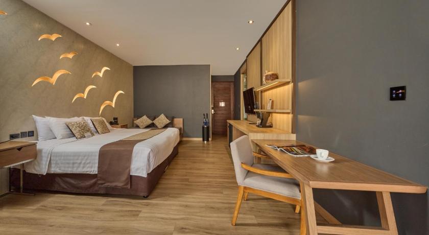 รูปของสวีท พร้อมอ่างอาบน้ำวน (Jacuzzi Suite) 12
