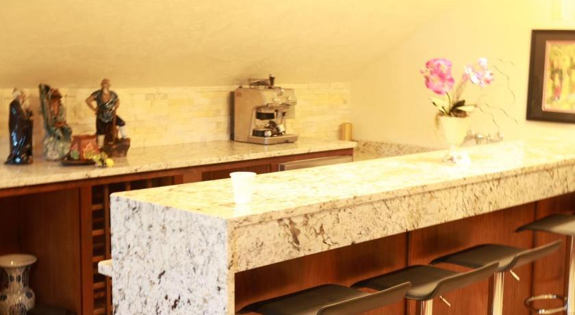 코넬빌 Chateau Connellsville Serenity Terrace Suite 2성급 숙소 레스토랑