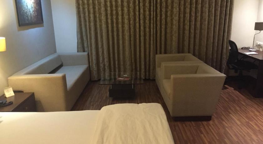 Platinum Inn photo