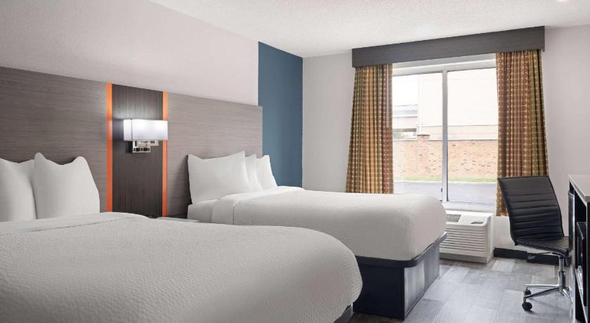 2 Double Beds, Mobility/Hearing Accessible Room, Roll-In Shower, Non-Smoking attēls 0