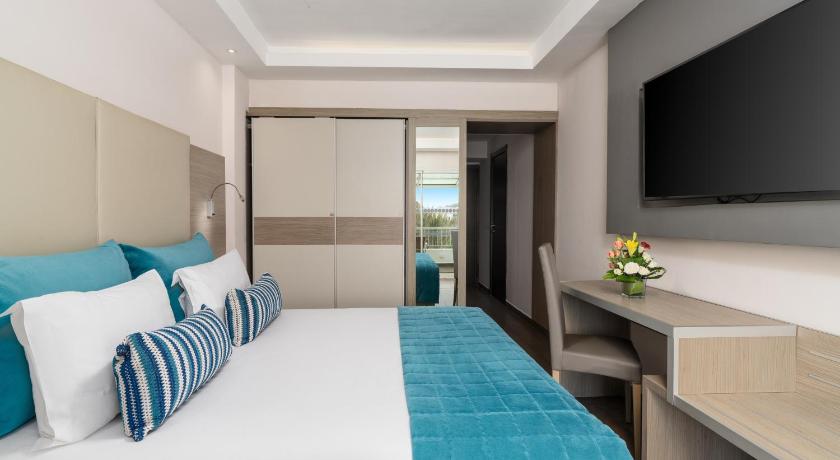 Image of Standard Double Room Partial Ocean View 4