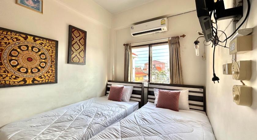 Image of Standard Twin Room 0
