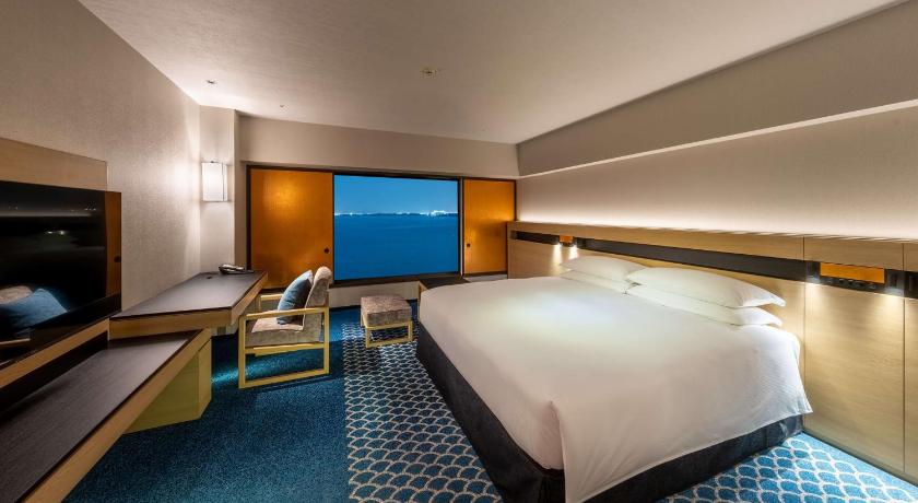 Tokyo Hilton Tokyo Bay 4-Star Hotel suite