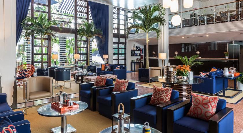 a living room filled with couches and tables, Albion Hotel in Miami Beach (FL)