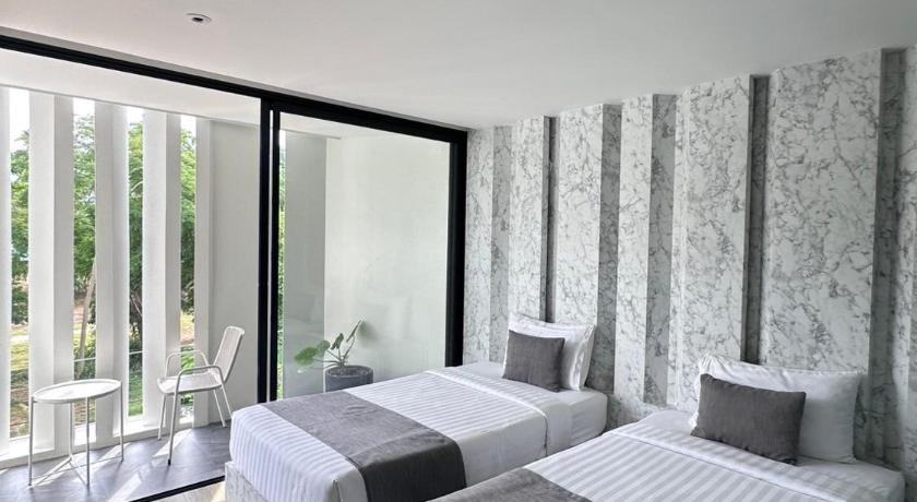 Image of Deluxe Suite Twin 0