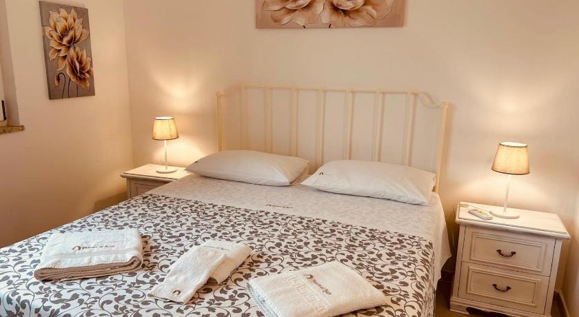 Image of One-Bedroom Deluxe Apartment 11