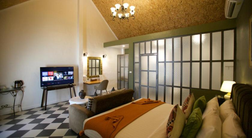 Image of Urban terrace room 0