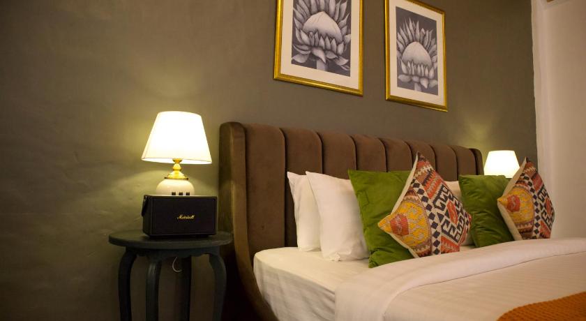 Image of Urban terrace room 16