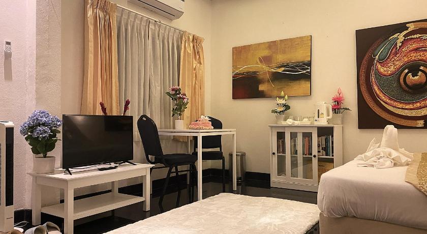 Image of Double Room with Garden View 6