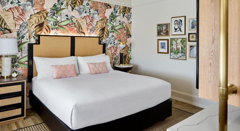 "Junior suite" numurs ar "king" izmēra gultu un dīvāngultu (Junior King Suite with Sofa Bed) attēls 4