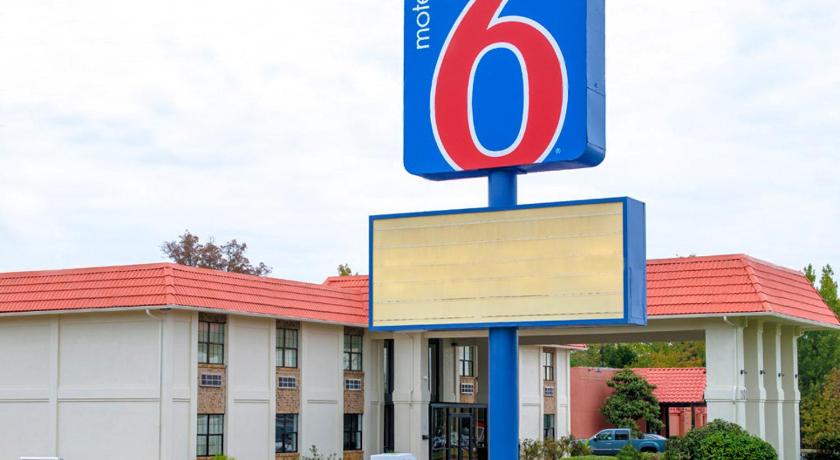 Motel 6-Palestine, TX