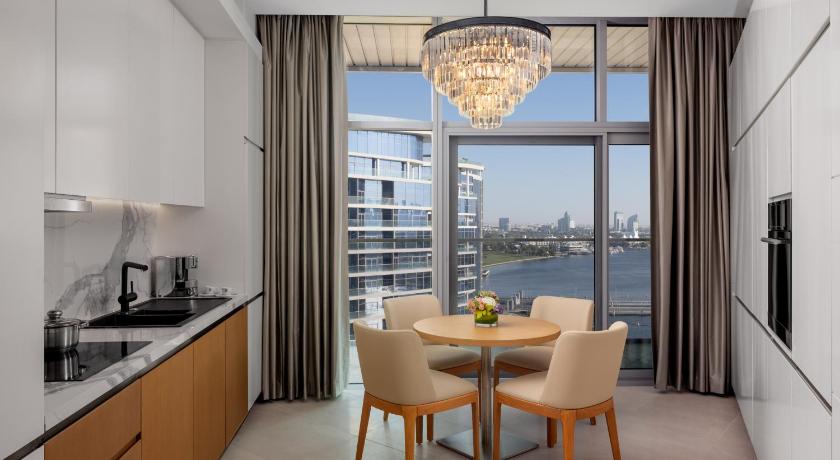 Hilton Dubai Creek Hotel & Residences - image 3