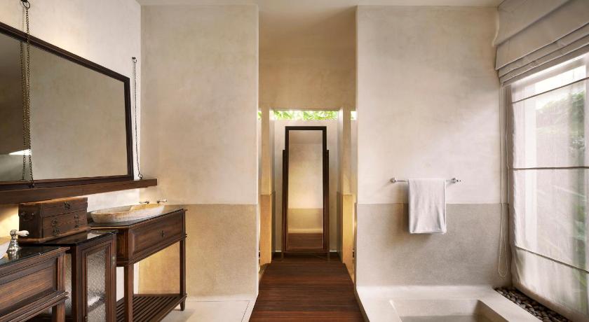 Image of Pool Access Suite Twin 2