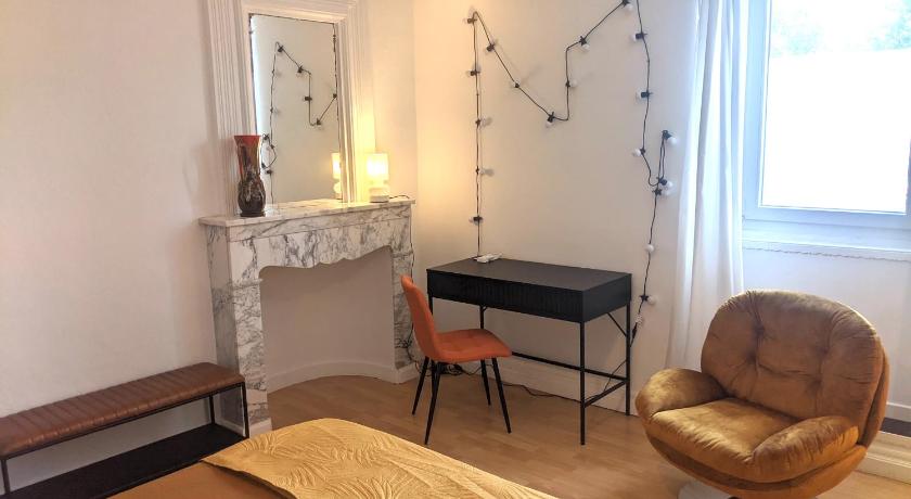 Chambre Voltaire ou Chambre Beckett, terrasse en bord de Sorgue