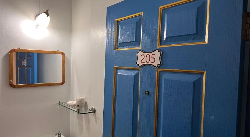 Image of Double Room with Air Conditioning 10