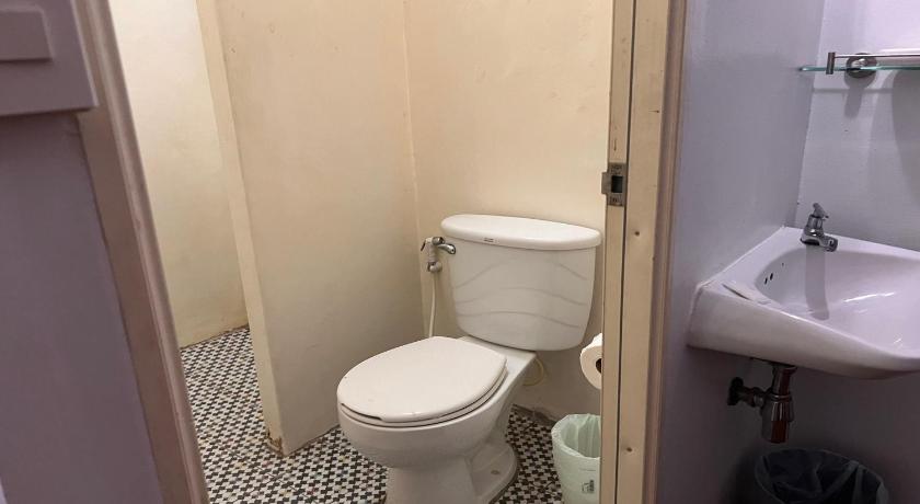 Image of Double Room with Air Conditioning 16