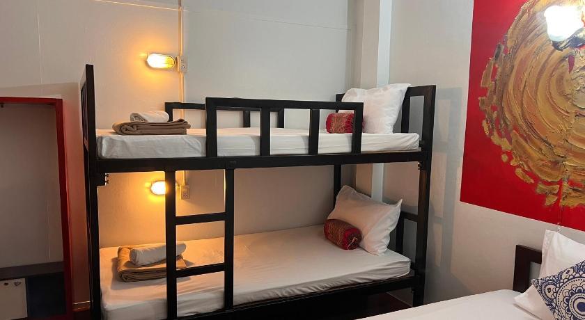 Image of Standard Family Room 1