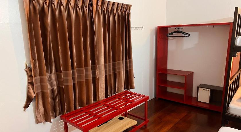 Image of Standard Family Room 2