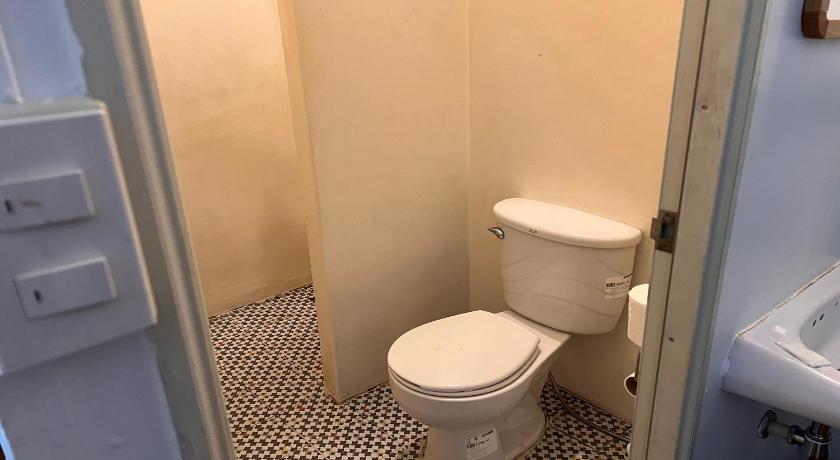Image of Standard Family Room 6
