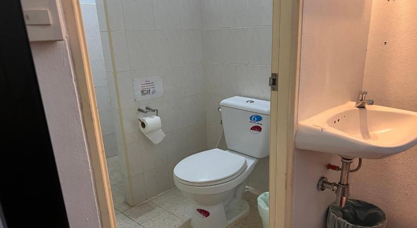 Image of Standard Twin Room 5