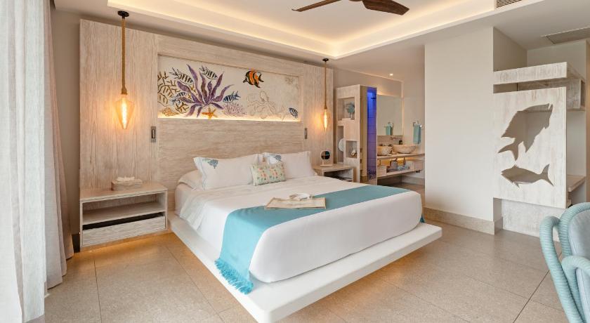 Image of Ocean Room - Adults Only 8