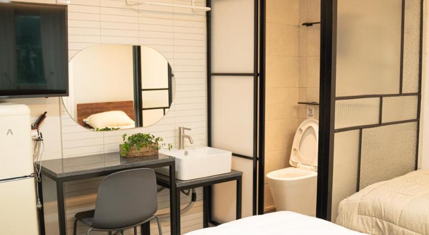 U Stay Hostel - image 2