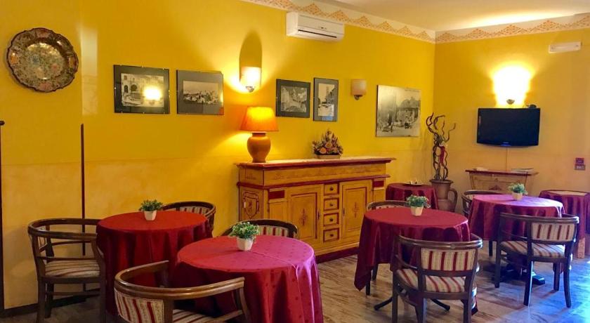 阿西西 Hotel La Dimora 2星级 酒店 大堂