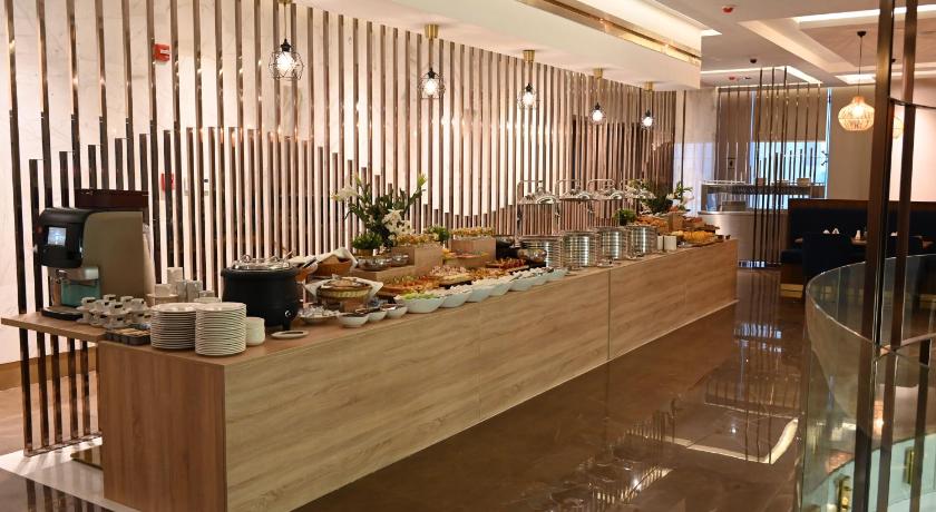 Green Park Hotel - image 5