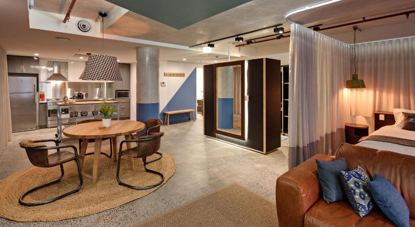 Image of Luxury Suite 13