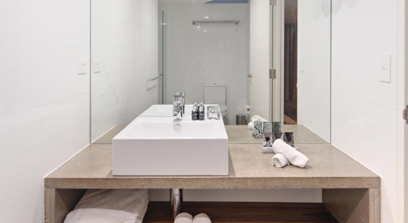 Image of Luxury Suite 2