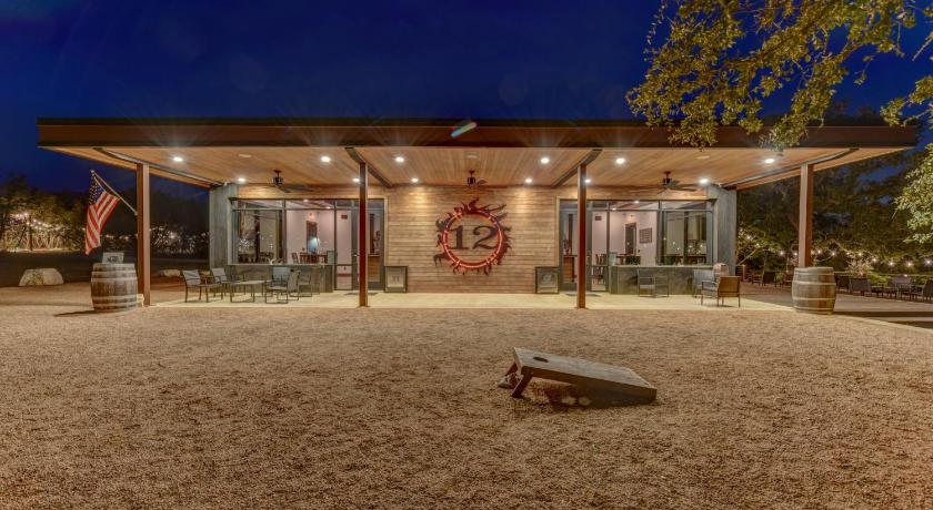 约翰逊城 (TX) Reserve all 5 tents for the price of 4 - 12 Fires Winery 3星级 单人房 大堂