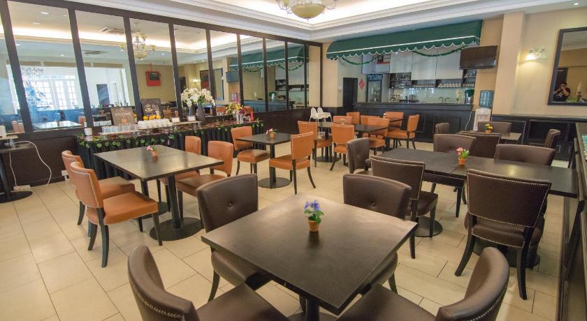 クルン Merdeka Hotel 3つ星 ホテル レストラン