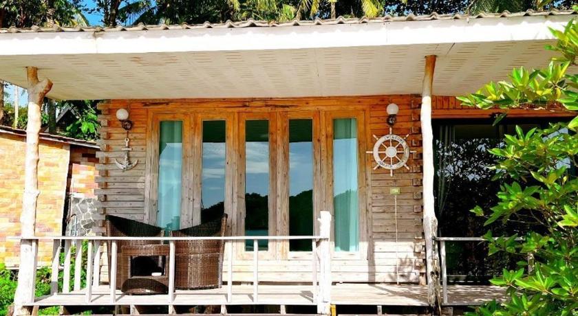 Image of Superior Bungalow 12