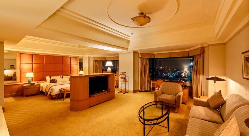 Image of King Executive Suite Non-Smoking 5