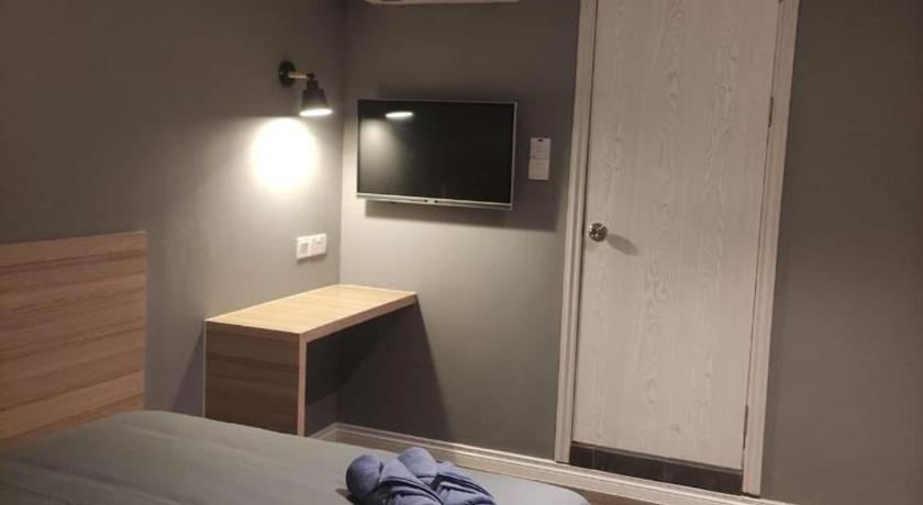 EZ Cabins - image 2